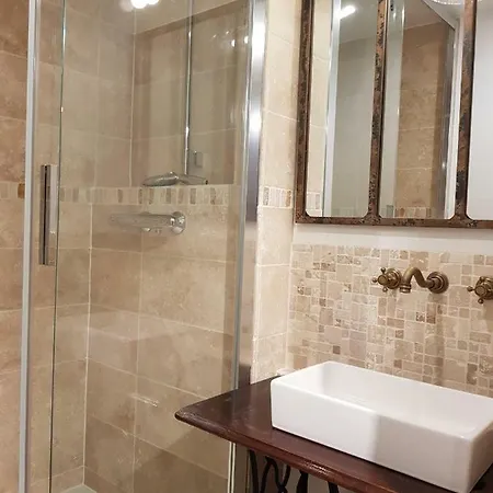 L'Hotel De Jeanne D'Arc - Prestiplace Collection